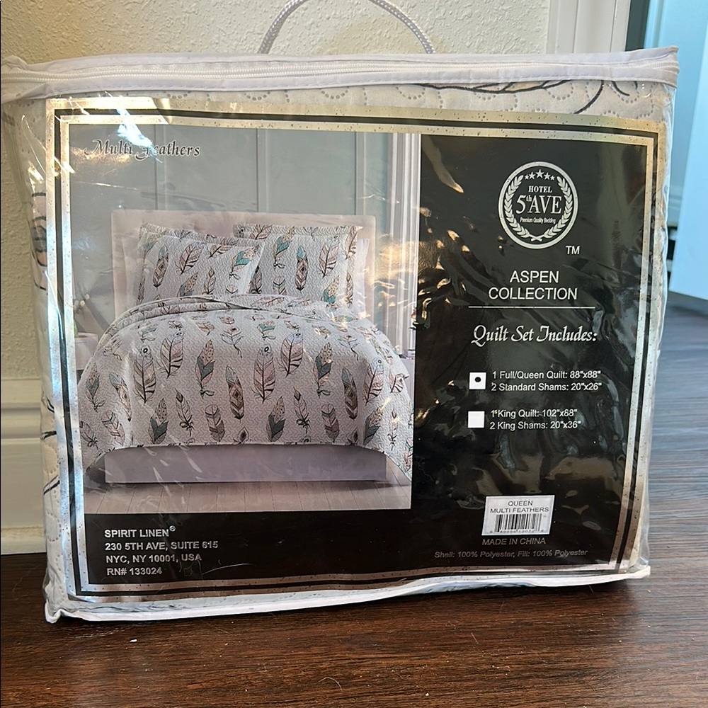 Aspen Collection Quilt Set with Feather Design